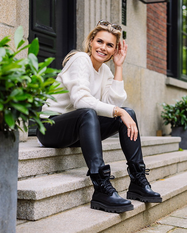 Nicolette van Dam